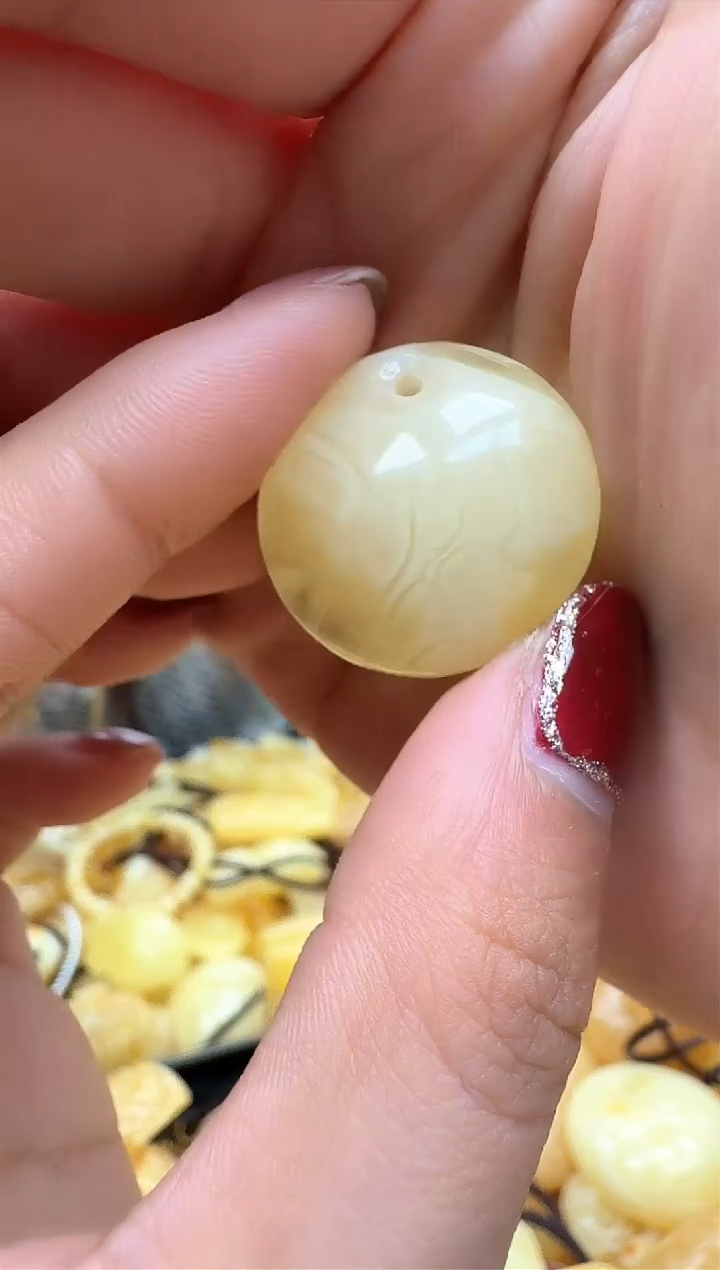 【闪购商品】琥珀裸石未镶嵌挂坠微瑕