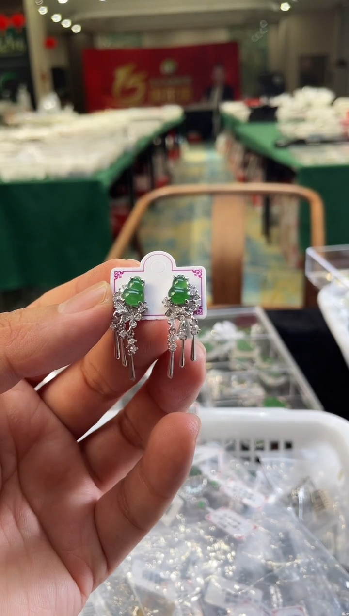 【闪购商品】翡翠耳饰未镶嵌葫芦耳饰