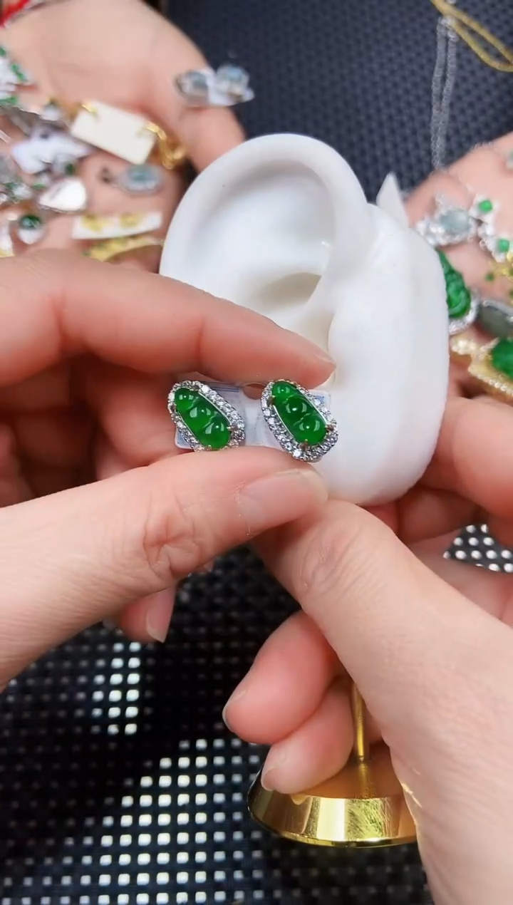 【闪购商品】翡翠耳饰未镶嵌11111111111