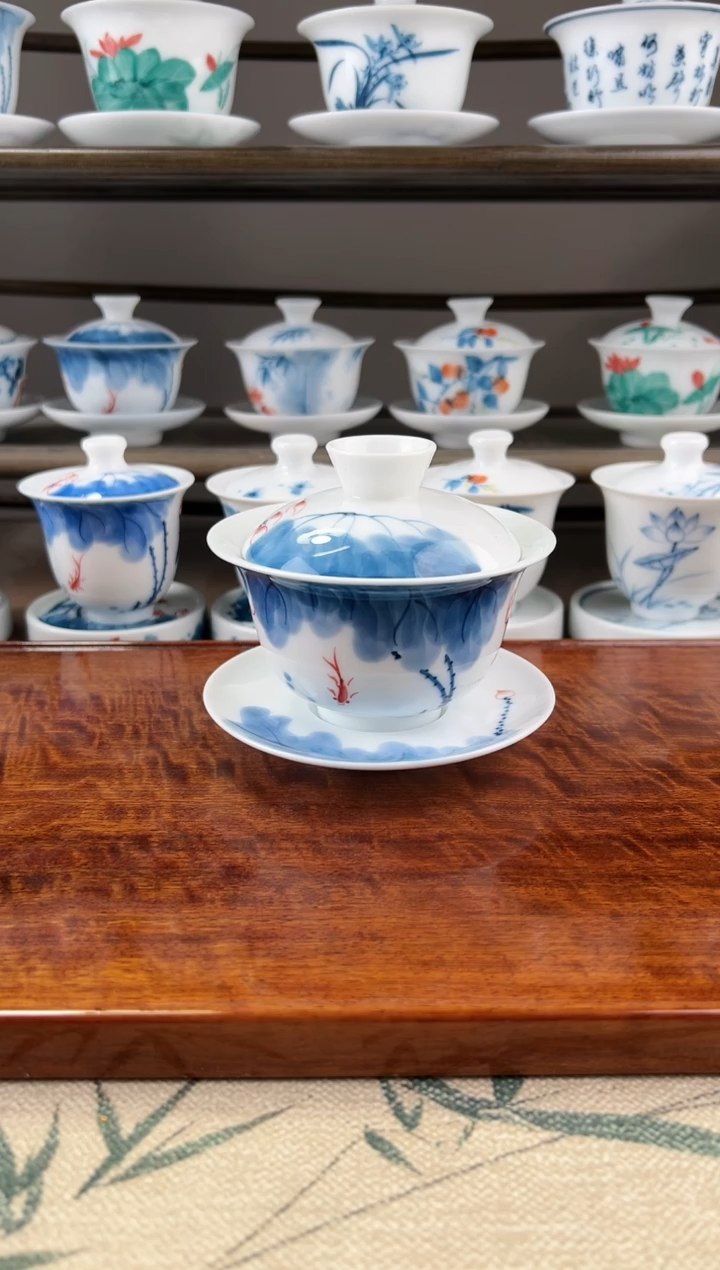 微瑕线条莲180ml三才盖碗