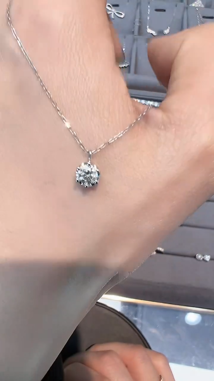 【闪购商品】钻石项链18K金镶嵌项链