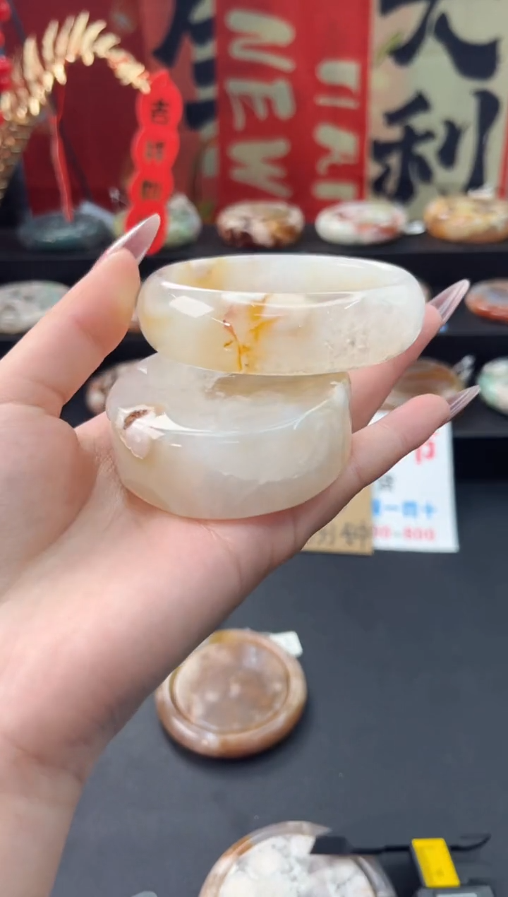 【闪购商品】石英质玉手镯未镶嵌赠送镯心（58圈口）无证书