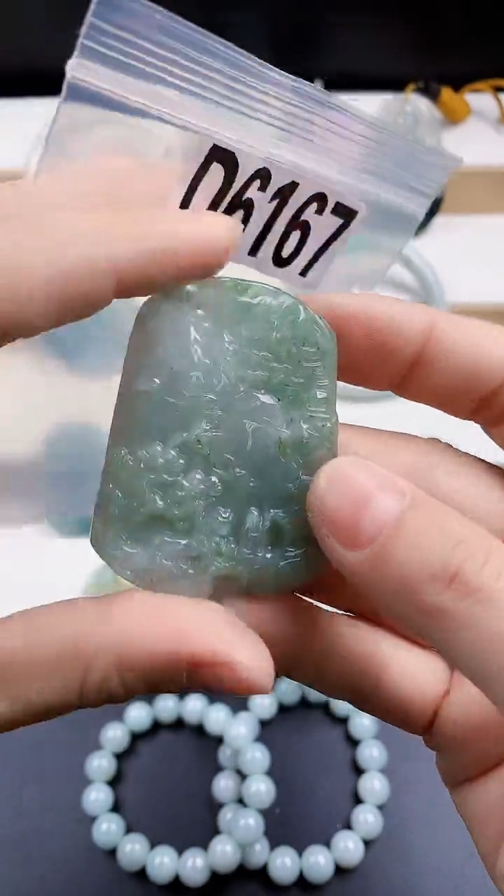 颈饰未镶嵌翡翠天然翡翠吊坠挂件