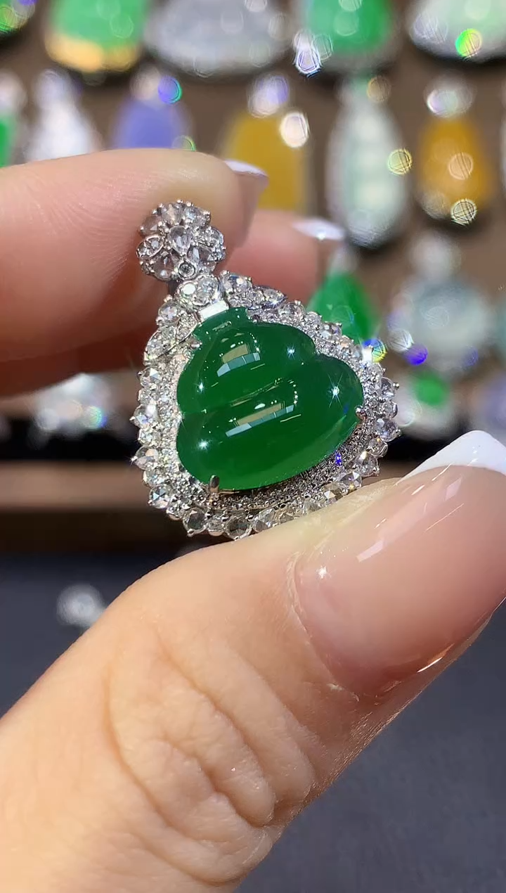 吊坠(不含链)18K金镶嵌翡翠C55