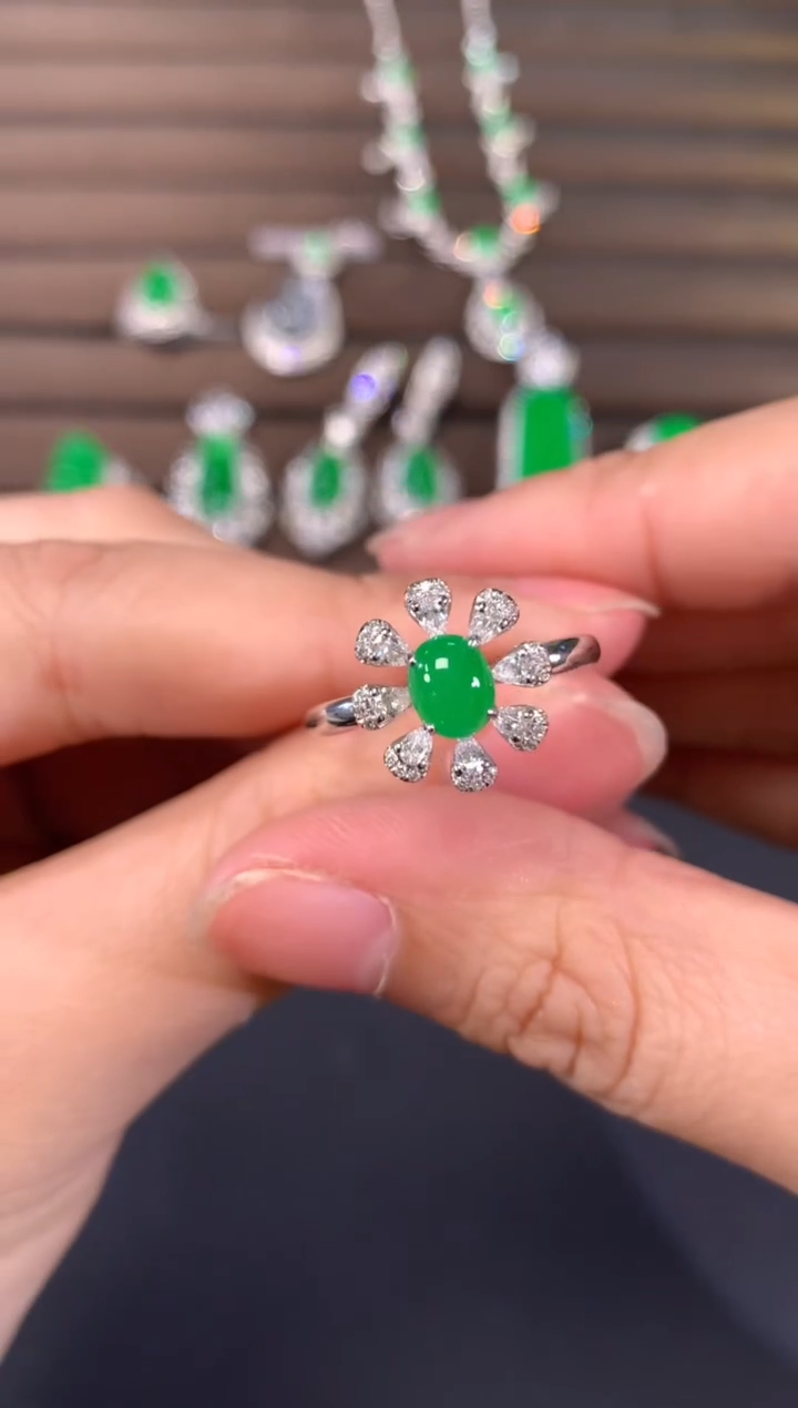 【闪购商品】翡翠戒指18K金镶嵌A631|3980