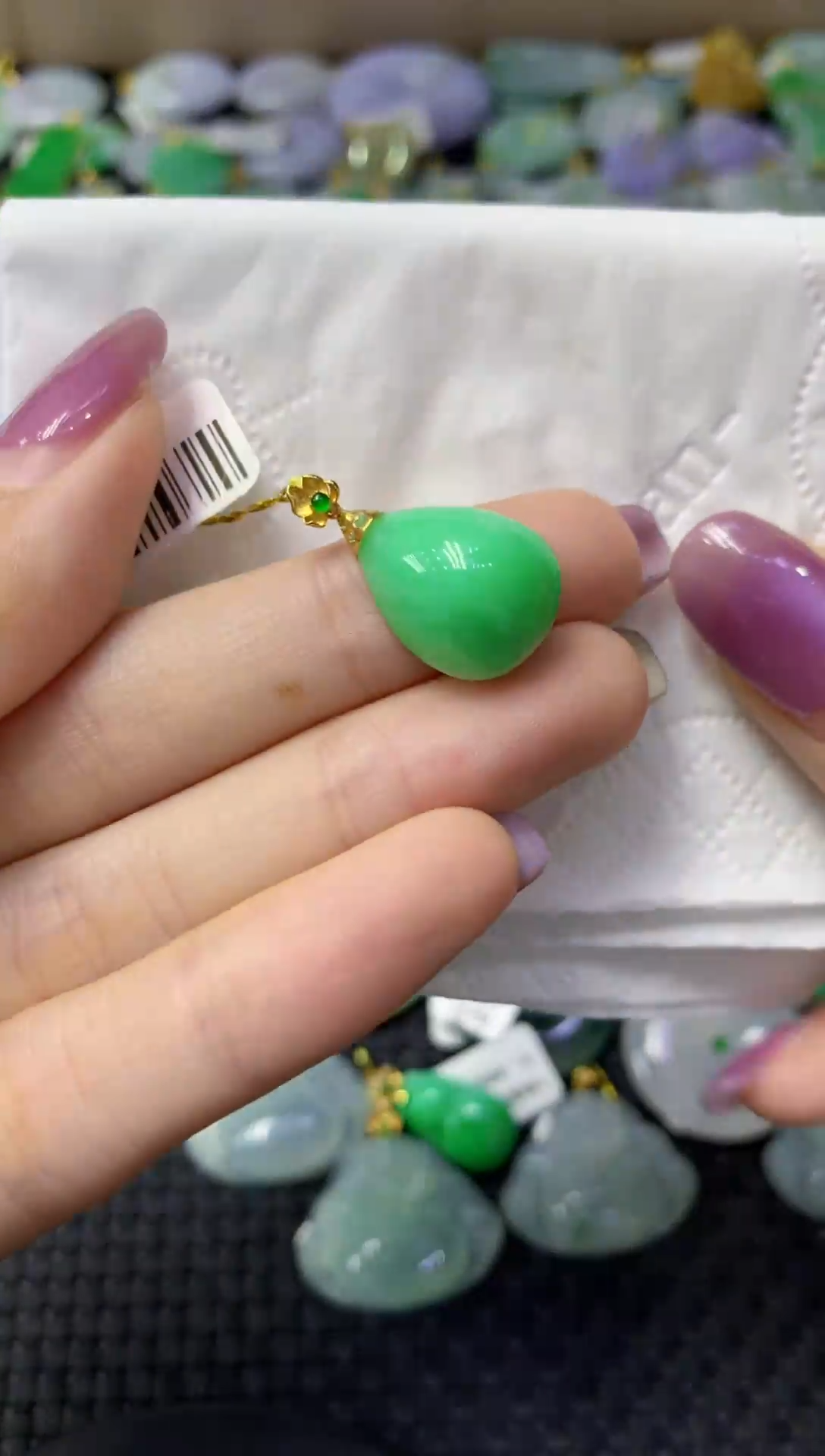 颈饰18K金镶嵌翡翠天然缅甸翡翠A货