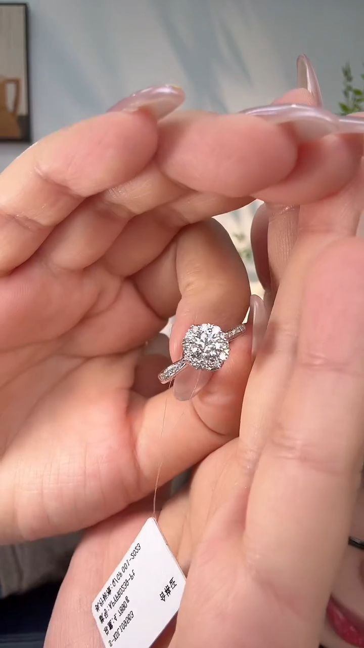 铂Pt950镶嵌实验室培育钻石pt950灿若星辰戒指50分