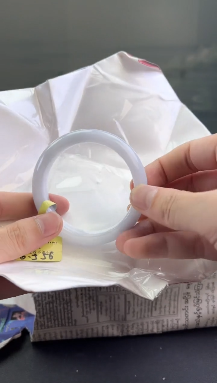 翡翠手镯未镶嵌翡翠手镯3
