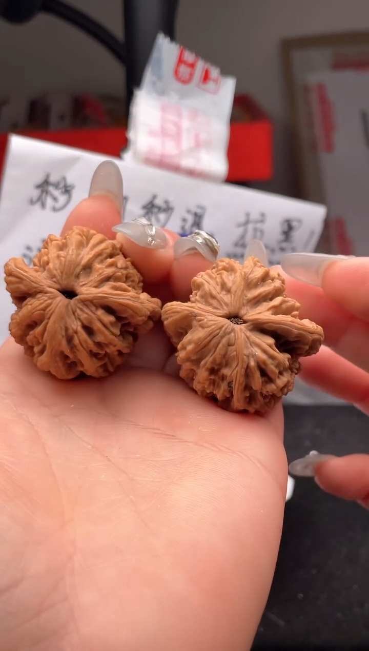 【闪购商品】文玩核桃吊坠175 麦穗虎头 36