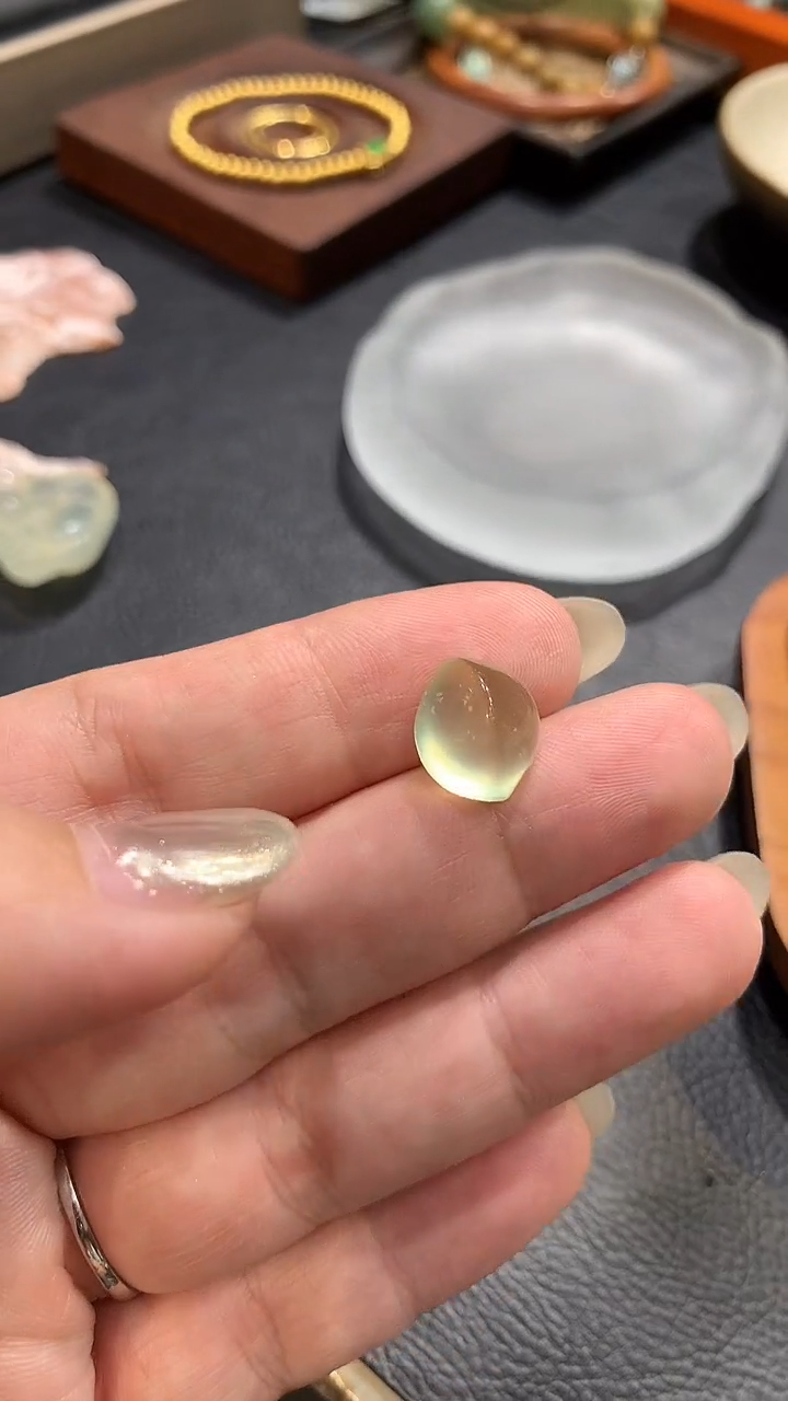 未镶嵌蛇纹石玉吊坠(不含链)露珠