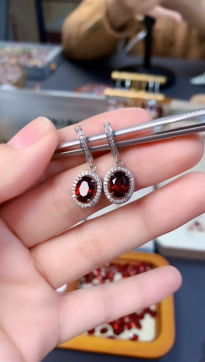 【闪购商品】石榴石耳扣银S925镶嵌天然