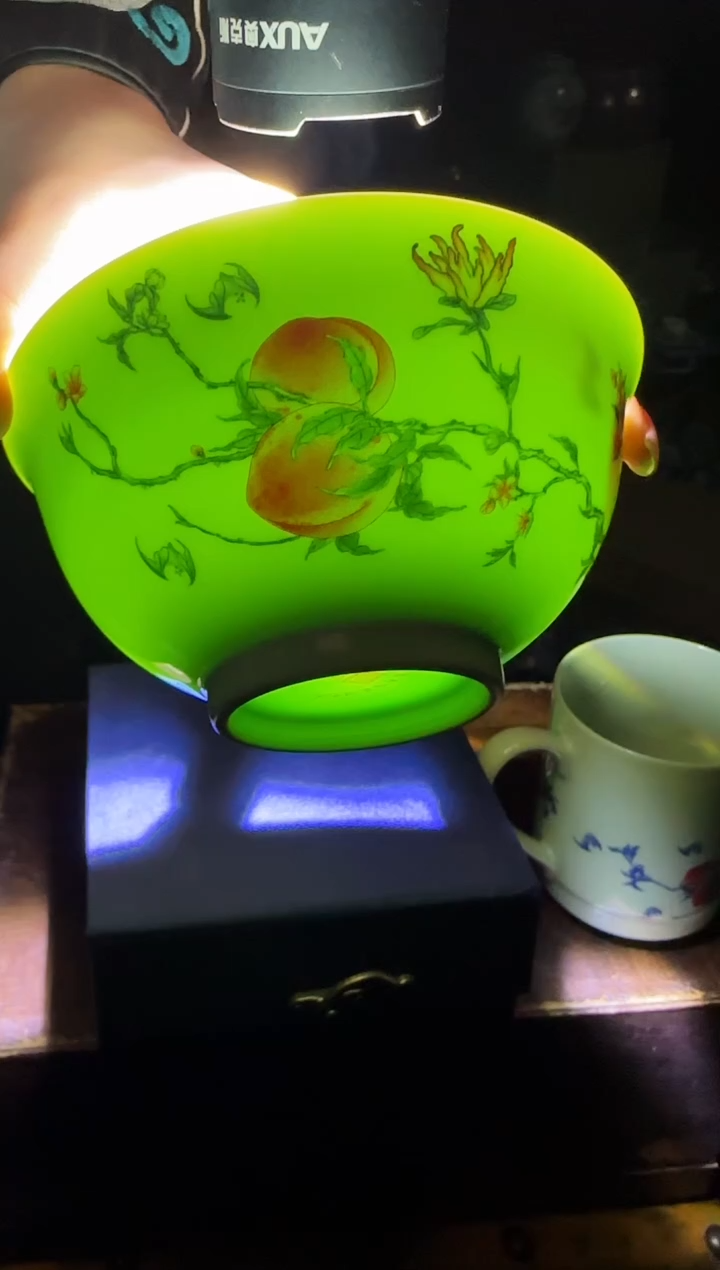 碗瓷景德镇绿稀土桃碗