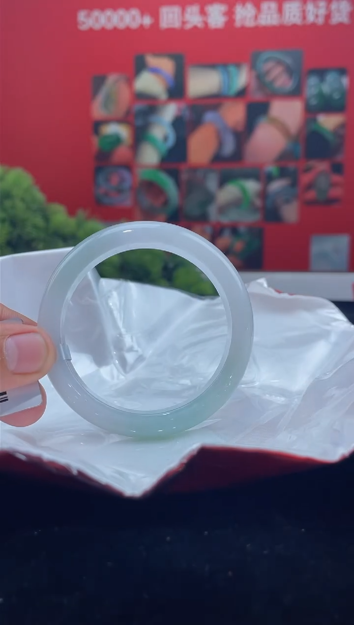 翡翠手镯未镶嵌手镯6