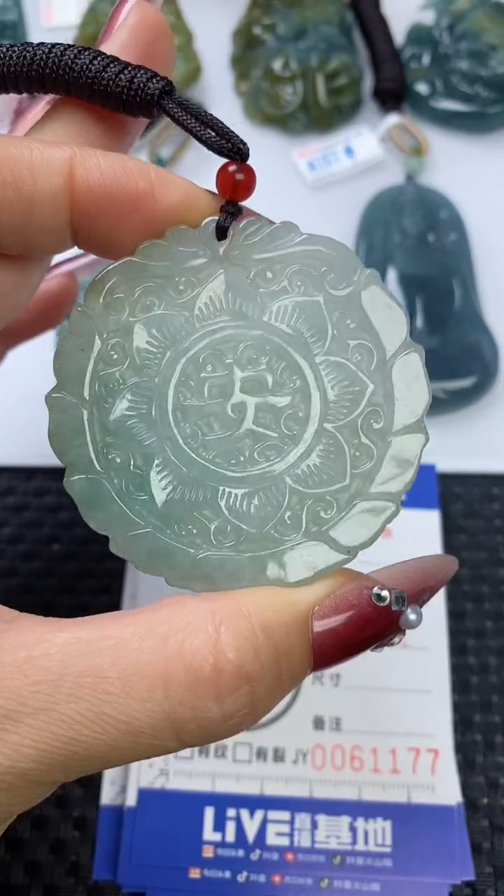 【闪购商品】翡翠颈饰未镶嵌111111111111111