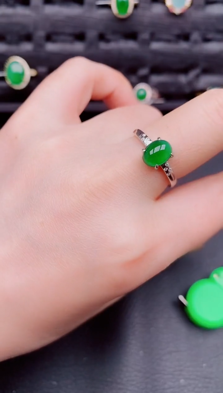 【闪购商品】翡翠戒指银S925镶嵌天然a货翡翠803