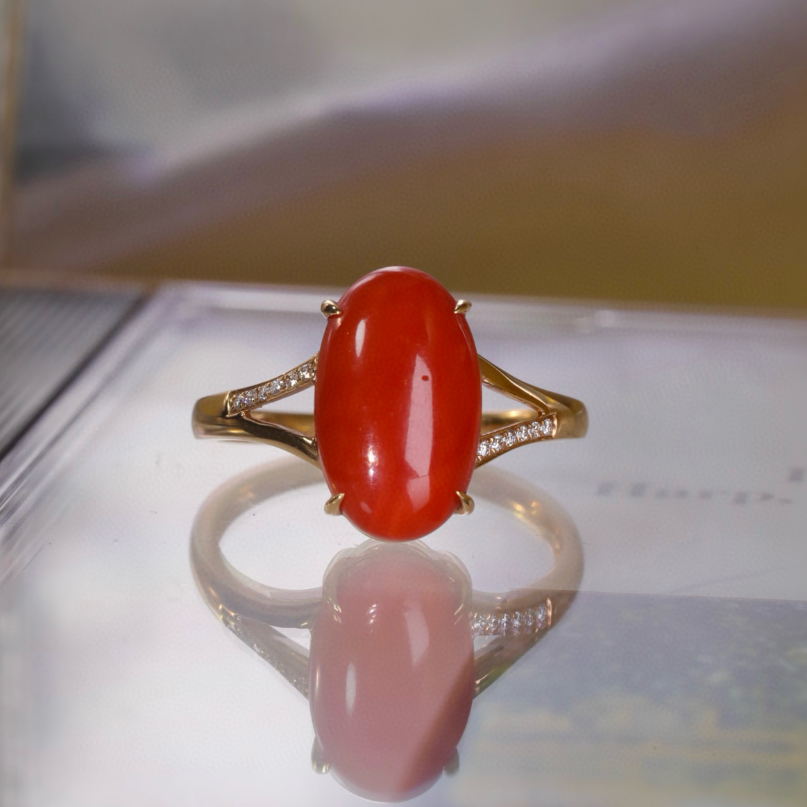 上品传承18k金天然珊瑚大蛋面戒指