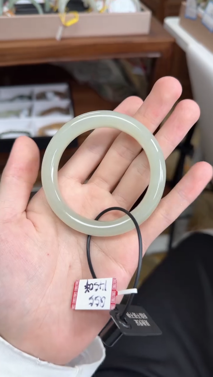 未镶嵌手镯和田玉55