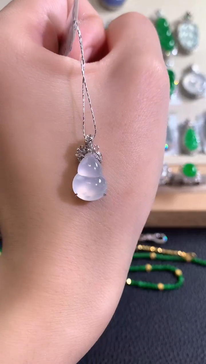 吊坠(不含链)18K金镶嵌翡翠冬日珠宝Q34