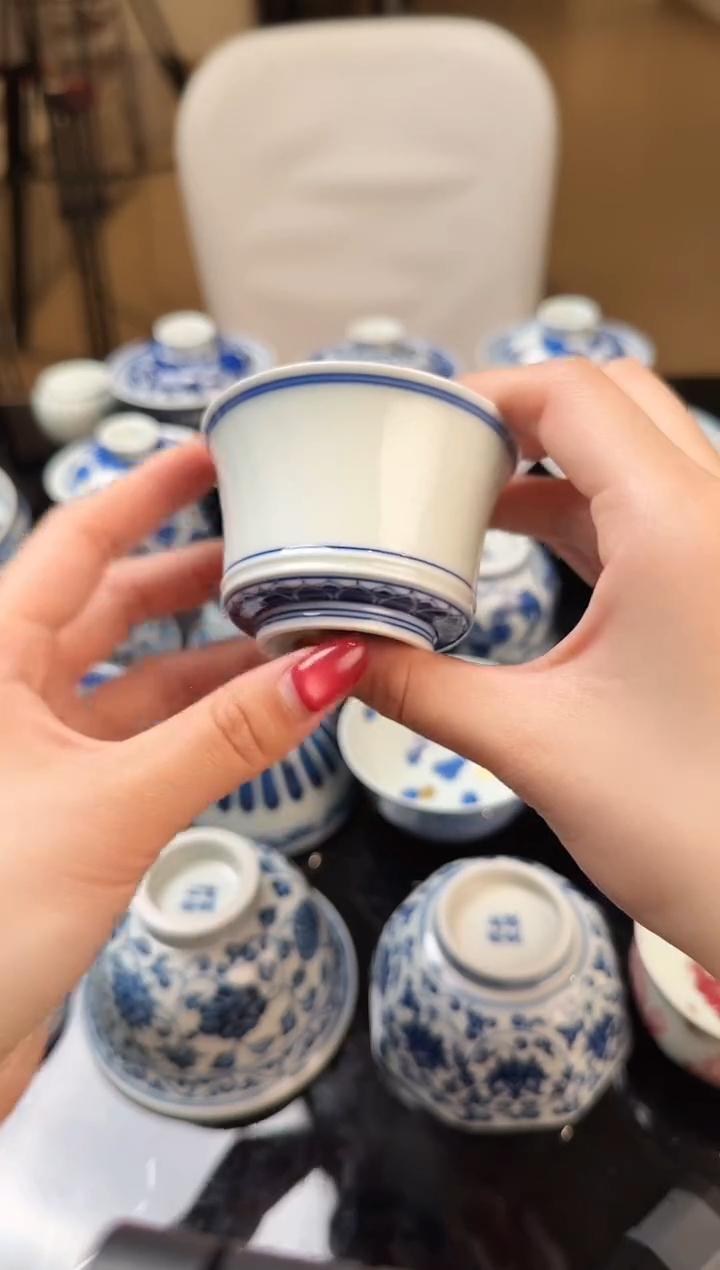 杯子瓷三兔共耳马蹄杯60cc