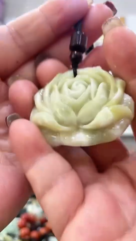 未镶嵌岫玉挂件 