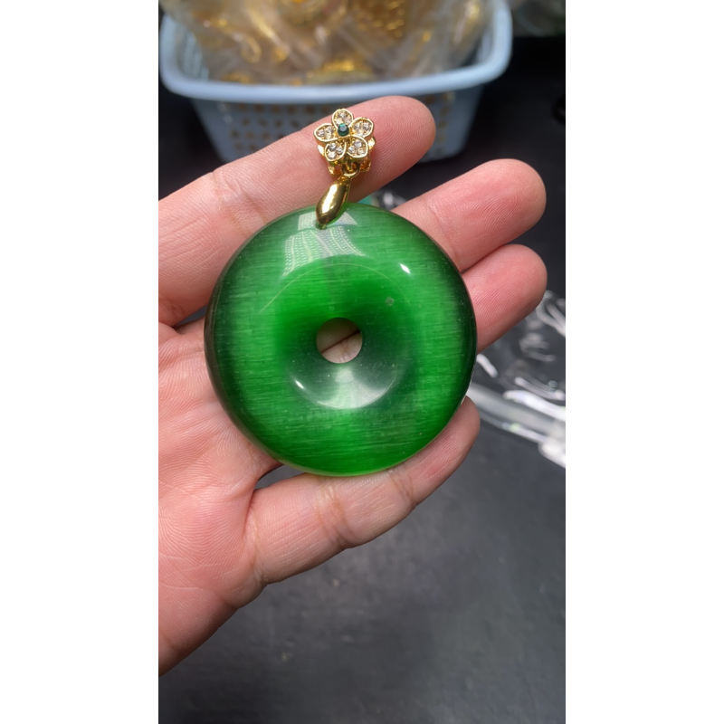 D 819 绿猫镶嵌平安扣吊坠
