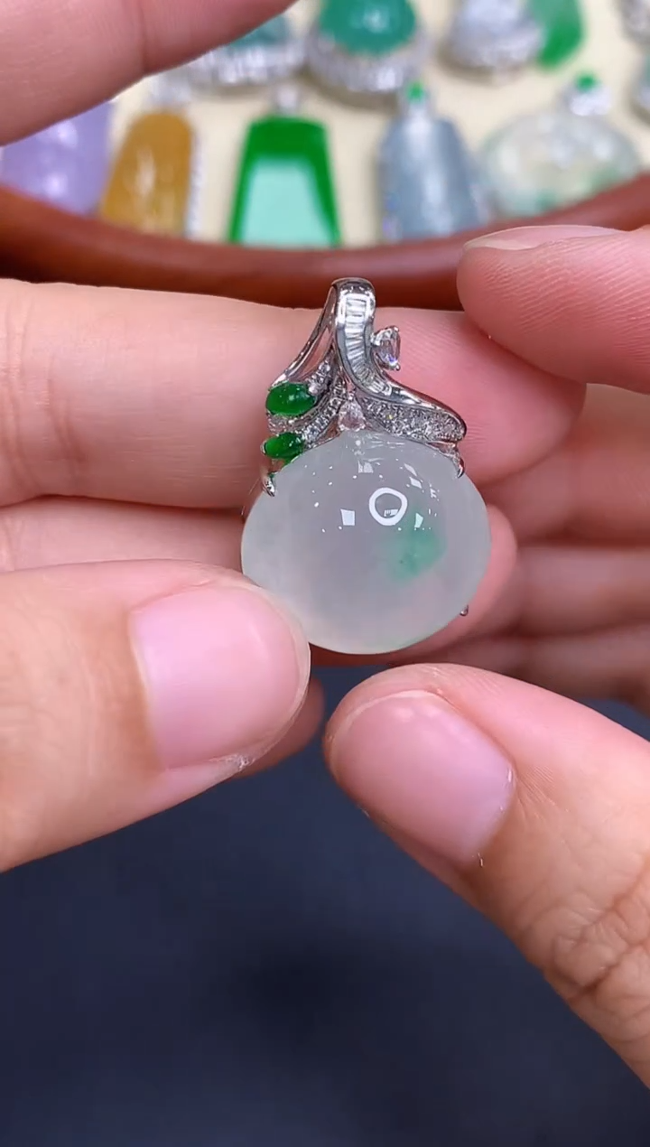 颈饰18K金镶嵌翡翠625-中国好珍宝