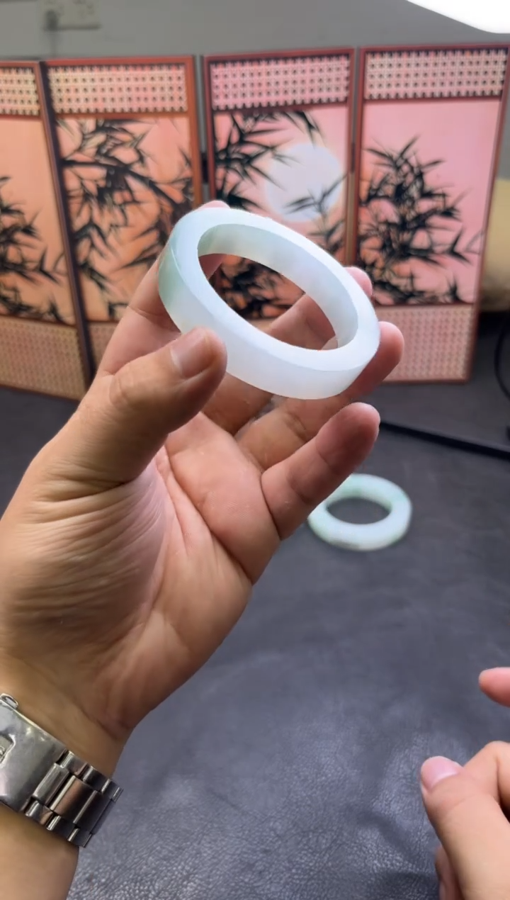 未镶嵌手镯定制翡翠喜***檬手镯