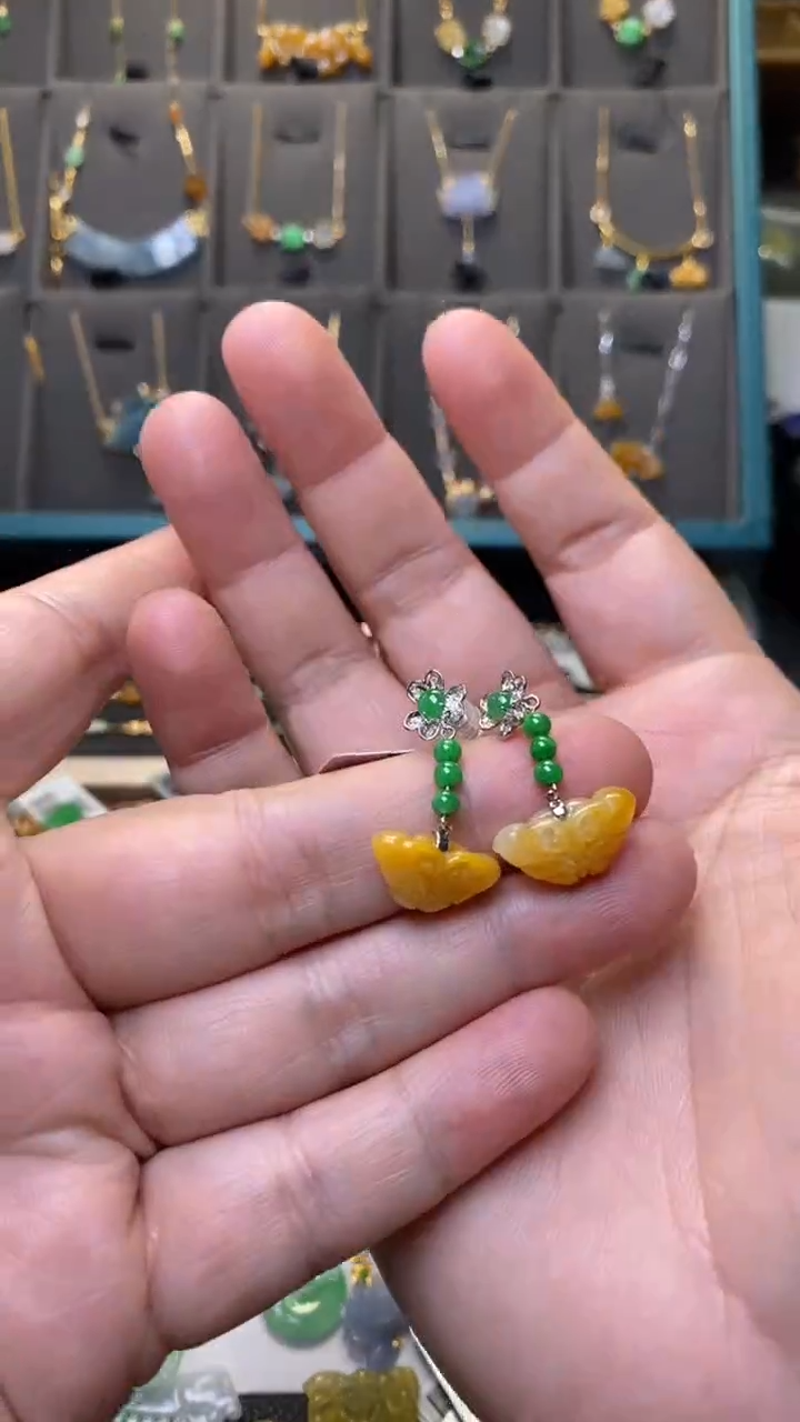 颈饰18K金镶嵌翡翠净货36896