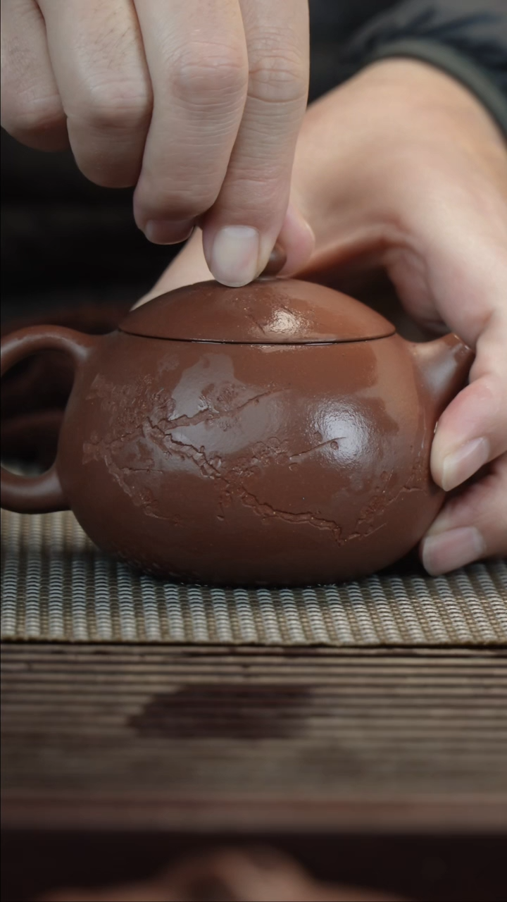 【闪购商品】紫砂茶壶底槽清刻绘西施180CC半手工