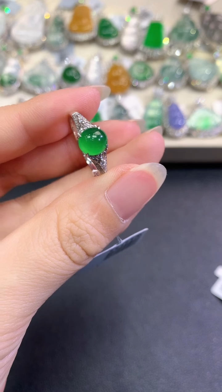 【闪购商品】翡翠戒指18K金镶嵌C79   