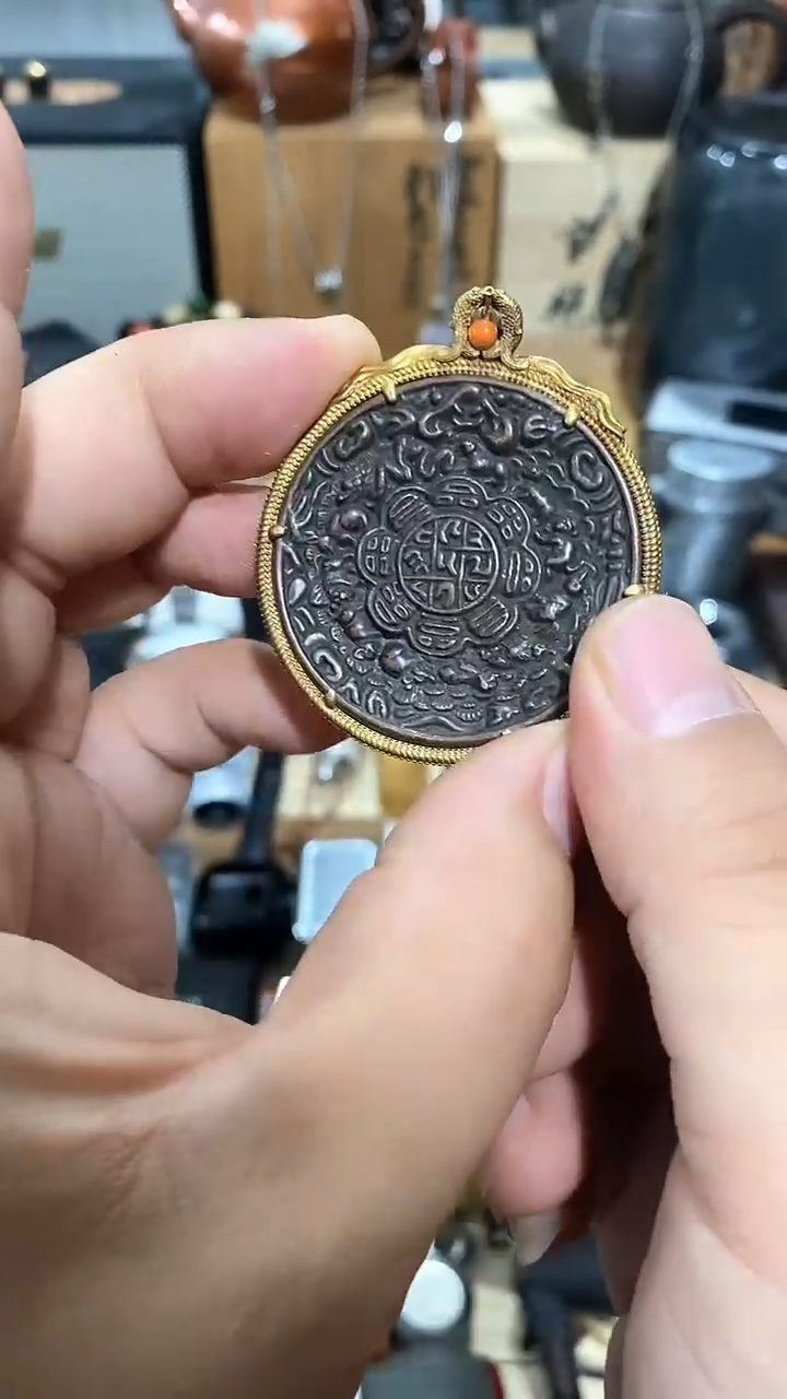 瓷片闪购商品 如图所示