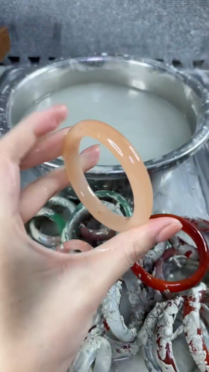 【闪购商品】石英质玉手镯未镶嵌带水草5455+382