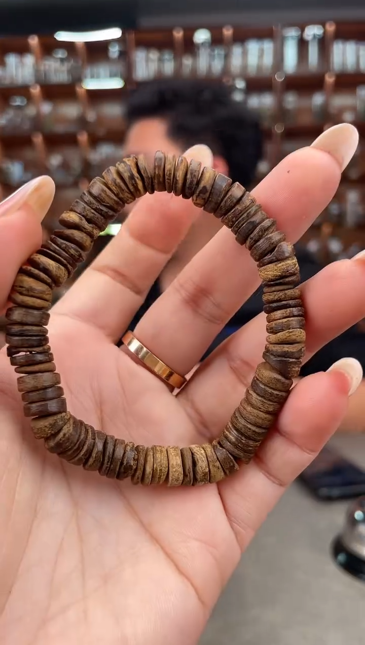 【闪购商品】沉香手串74号斯里兰卡多样性发一条