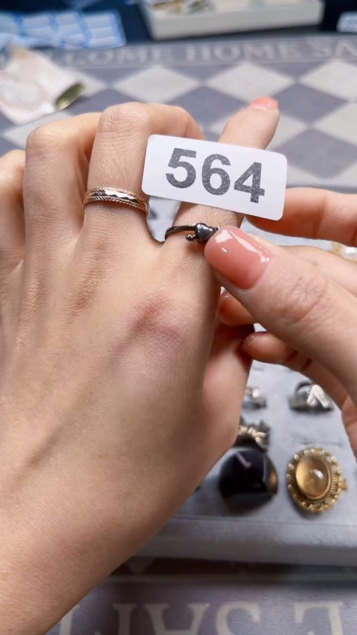 非金属无如图所示时尚饰品