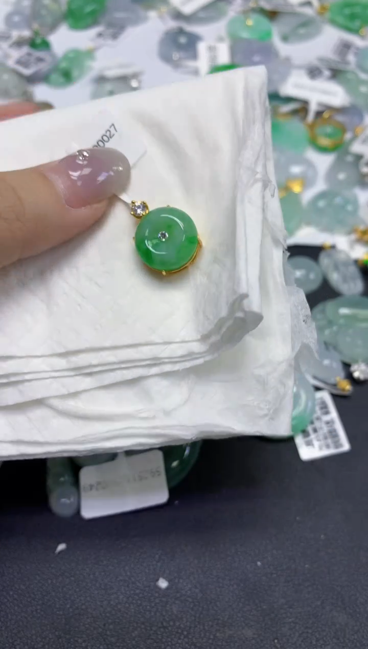 颈饰未镶嵌翡翠天然缅甸翡翠A货百元以上9元证书费自理