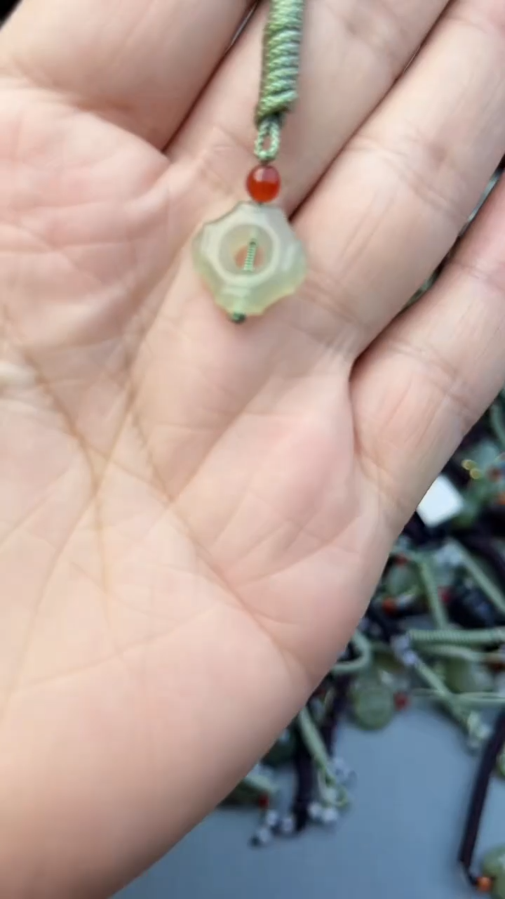 和田玉未镶嵌颈饰多样性发货   拍一发一