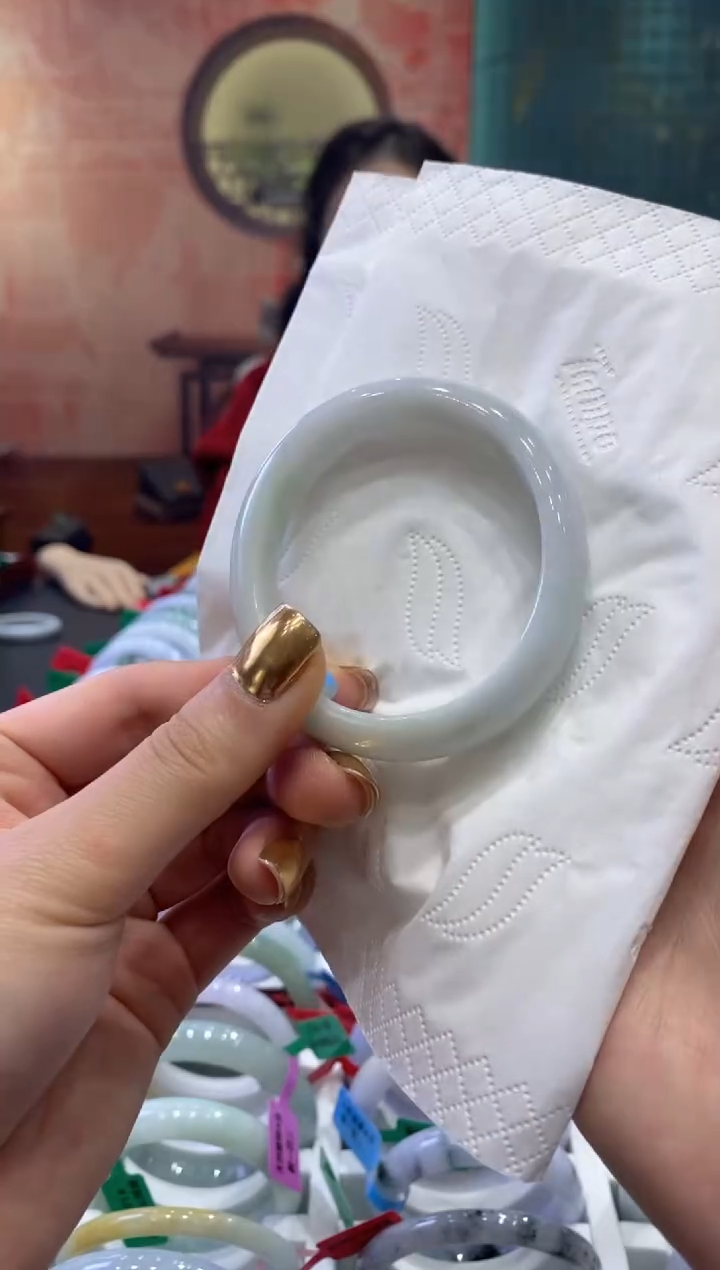 【闪购商品】翡翠手镯未镶嵌多人00028