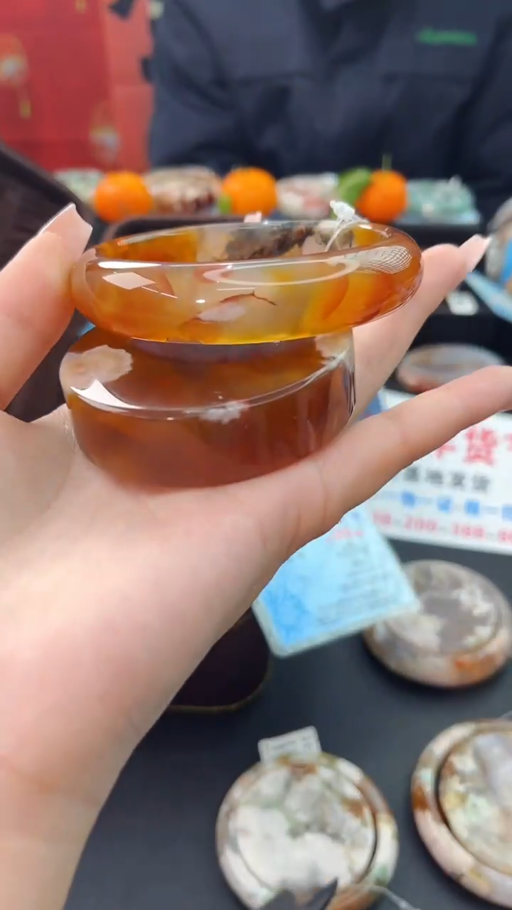 【闪购商品】石英质玉手镯未镶嵌赠送镯心（63圈口）