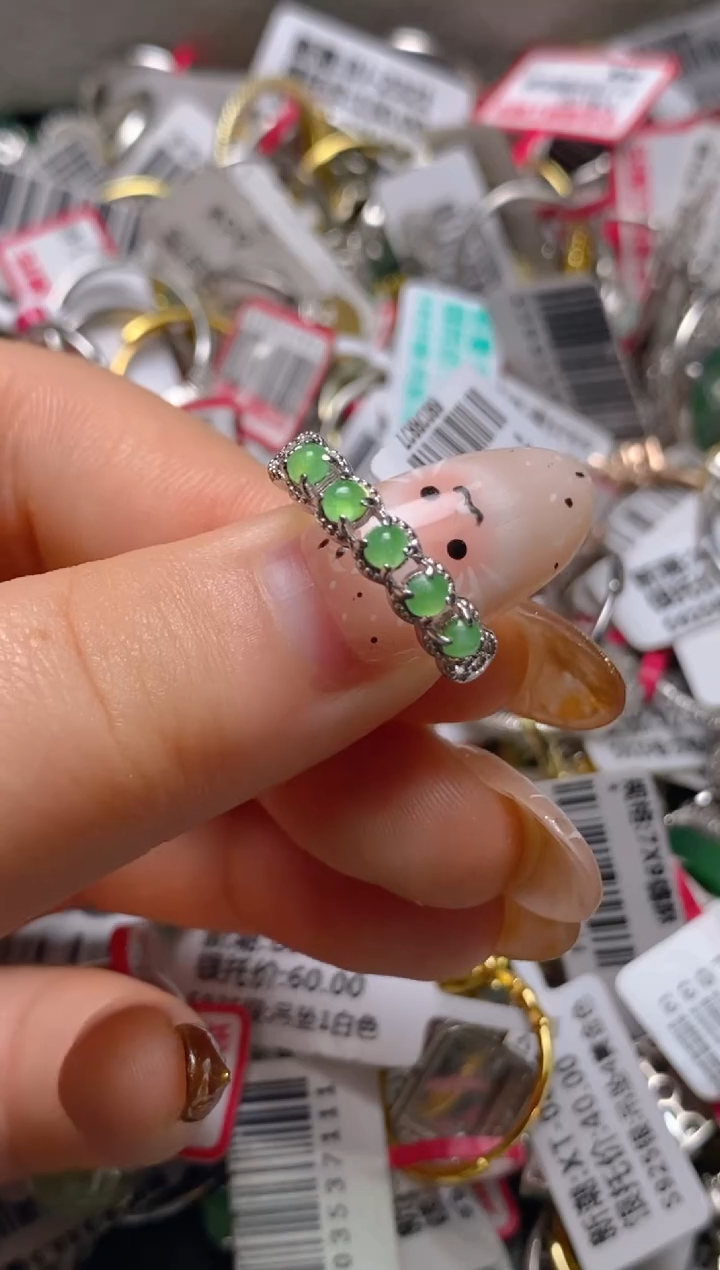 银S925镶嵌戒指翡翠百内无证书