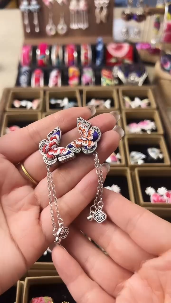 【闪购商品】织绣民族风老绣饰品200