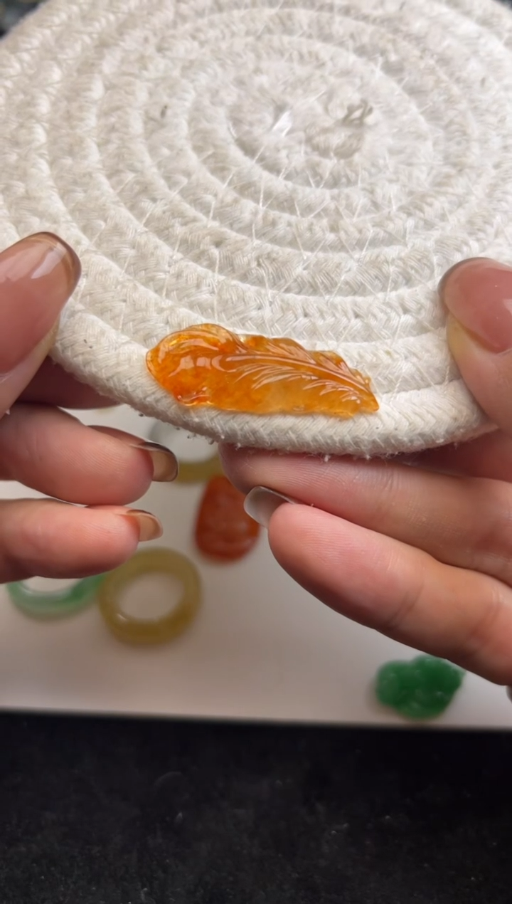 未镶嵌定制翡翠今日价/红羽毛.4800