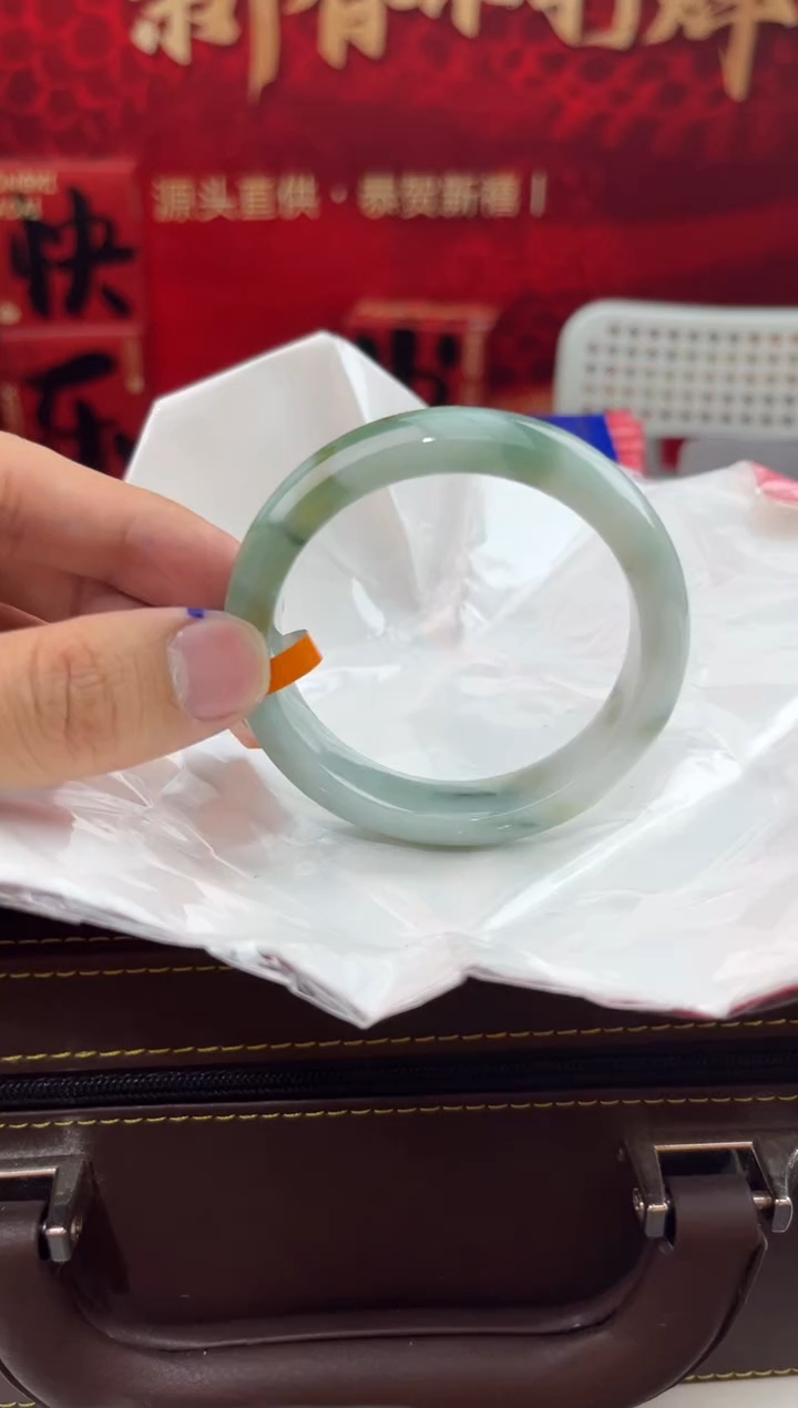 【闪购商品】翡翠手镯未镶嵌11翡翠手镯（微瑕）