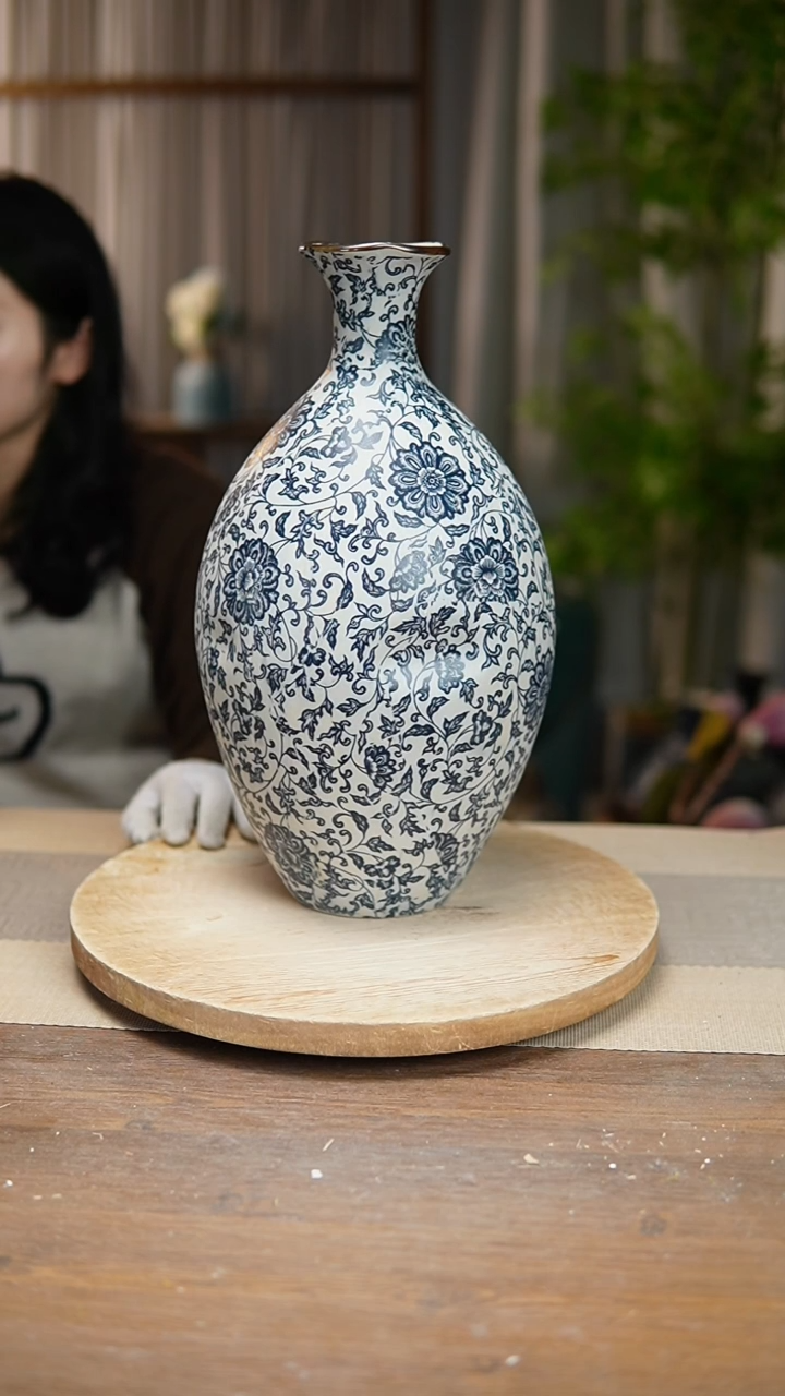 【闪购商品】陶瓷花器青花瓷缠枝莲保龄球瓶瑕疵