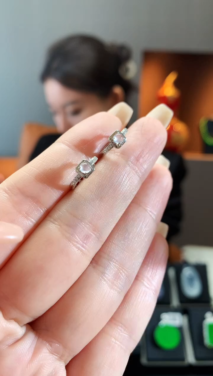 【闪购商品】翡翠吊坠(不含链)18K金镶嵌蛋面耳包