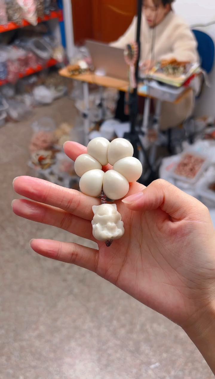 吊坠菩提根/象牙果白色大卡山竹手捻  白色凤九