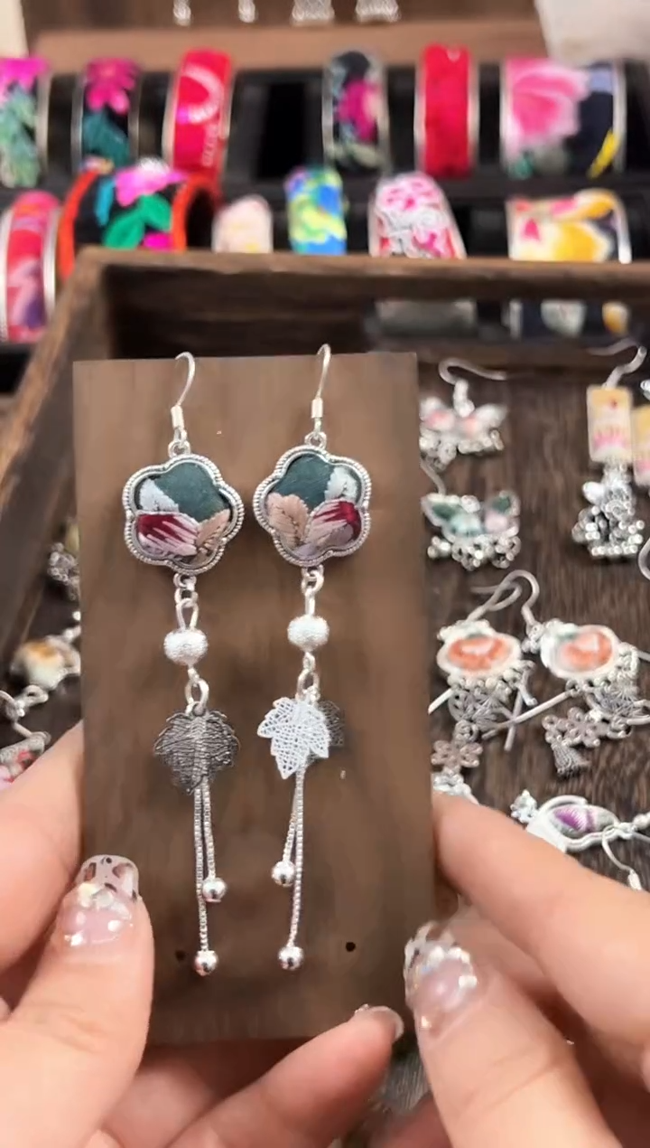 【闪购商品】织绣民族风老绣饰品486