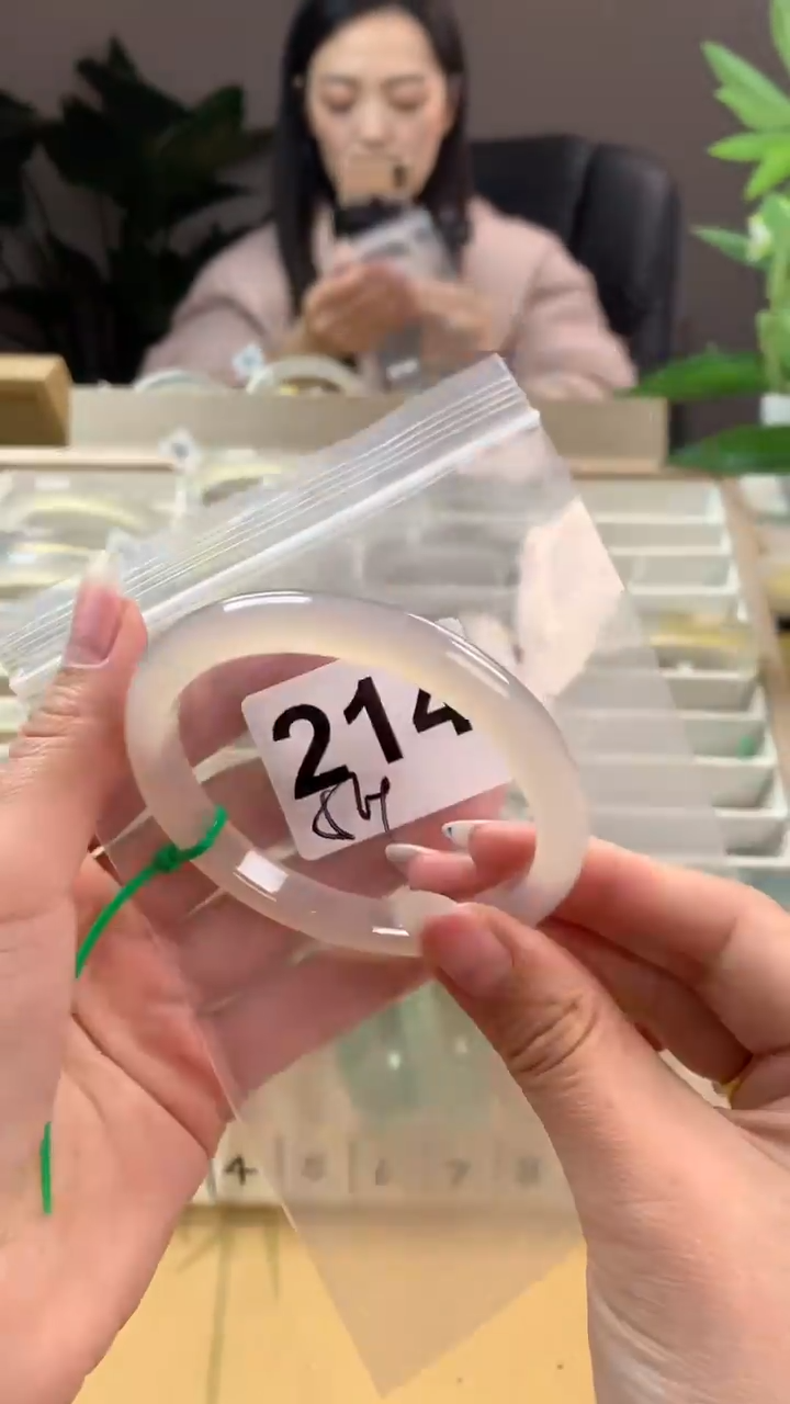 【闪购商品】玛瑙/玉髓手镯未镶嵌214