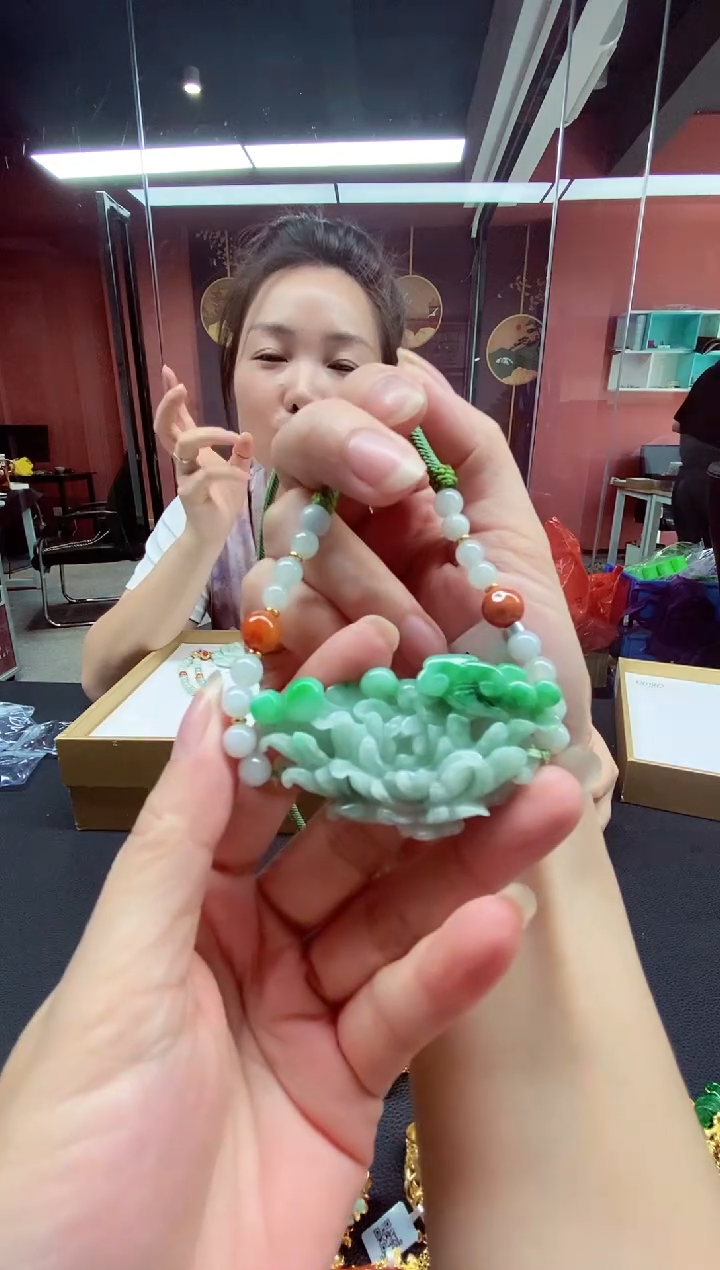 翡翠未镶嵌颈饰翡翠吊坠