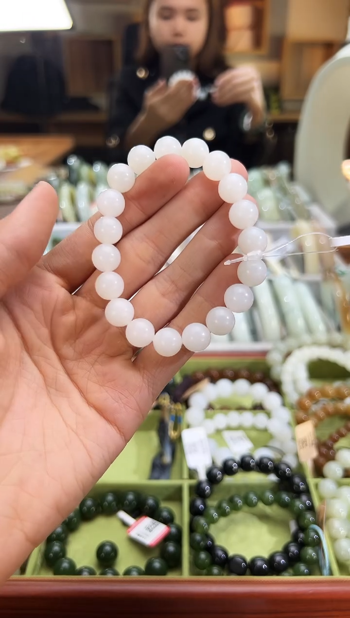 未镶嵌手串和田玉黑山料卡10