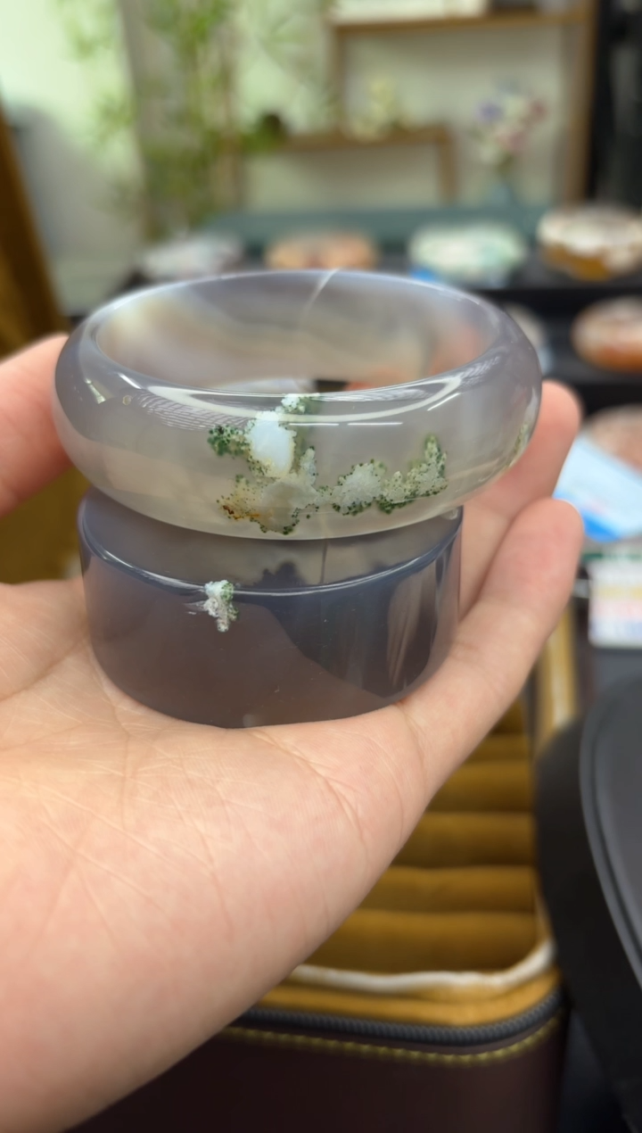 【闪购商品】石英质玉手镯未镶嵌C74(62圈赠送镯心)